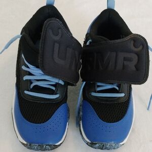 Under Armour Unisex Shoes Size 4Y